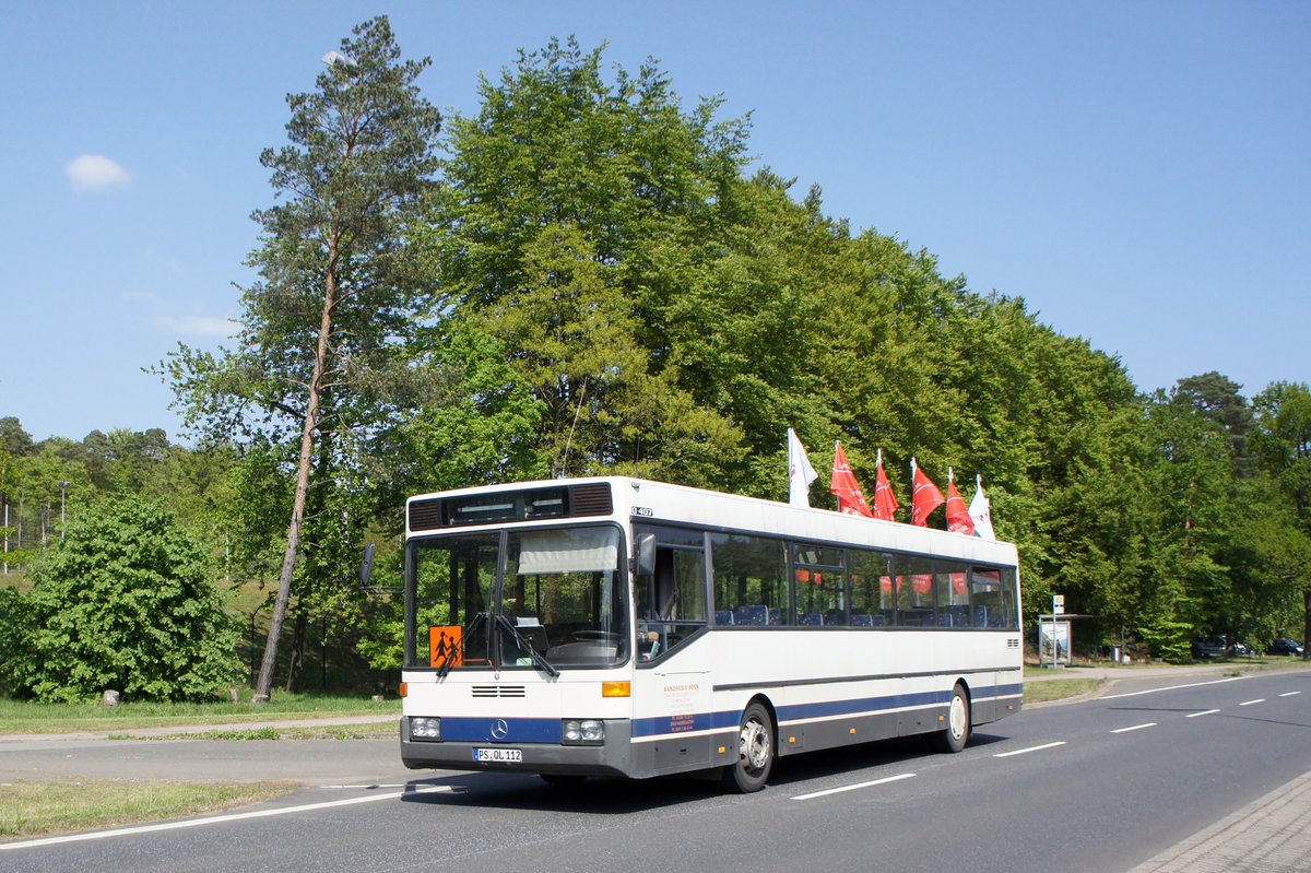 Bus Kaiserslautern: Mercedes-Benz O 407 (PS-QL 112) vom Omnibusreiseverkehr Bandner & Sohn GmbH, aufgenommen im Mai 2018 im Stadtgebiet von Kaiserslautern.