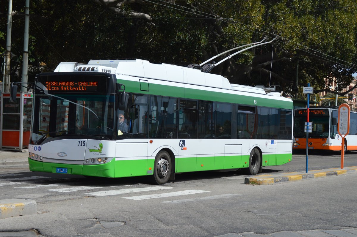 Bus der Linie 31 (Oberleitungsbus) im Stadtzentrum von Cagliari (Sardinien) im April 2019