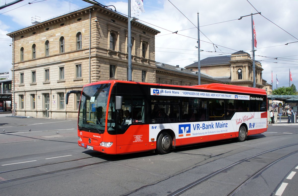 Bus Mainz: Mercedes-Benz Citaro LE Ü vom Omnibusbetrieb Karl Lehr GmbH & Co. KG, unterwegs im Auftrag des Omnibusverkehr Rhein-Nahe / Rhein-Nahe-Bus, aufgenommen im Juni 2016 am Hauptbahnhof in Mainz.