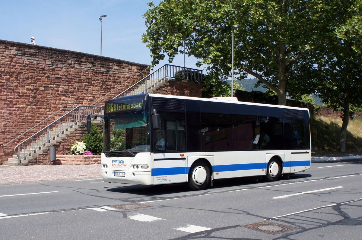 Bus Miltenberg / Bus Unterfranken: Neoplan Centroliner (Neoplan N 4407) der Ehrlich Touristik GmbH & Co. KG, aufgenommen im Juli 2019 im Stadtgebiet von Miltenberg (Bayern).