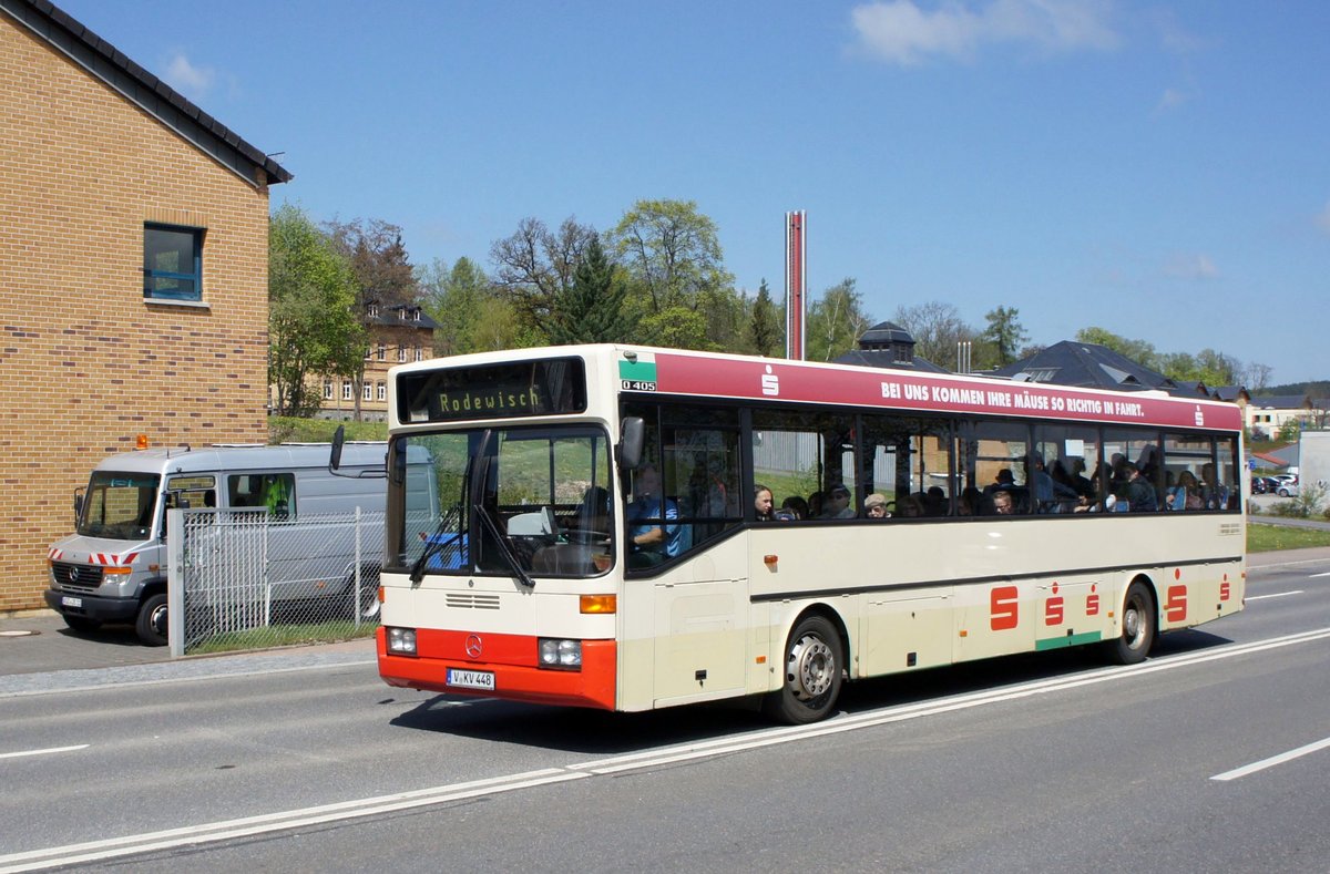 Bus Rodewisch / Bus Vogtland: Mercedes-Benz O 405 mit einflgeliger Vordertr (V-KV 448) der Gltzschtal-Verkehr GmbH Rodewisch (GVG), aufgenommen im April 2019 am Busbahnhof von Rodewisch.