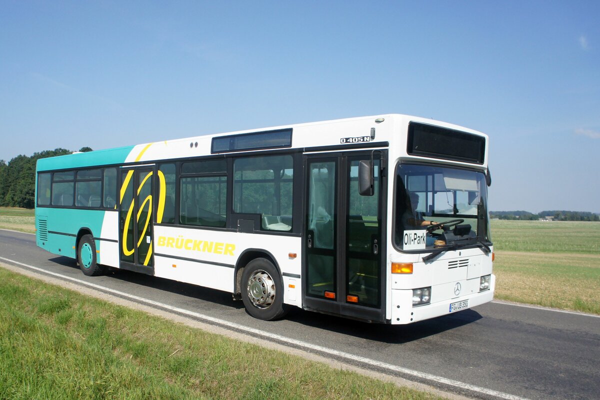 Bus Sachsen: Mercedes-Benz O 405 N (FG-UB 350) vom Reisedienst Brckner, aufgenommen im August 2023 in Lichtenau, einer Gemeinde im Landkreis Mittelsachsen.