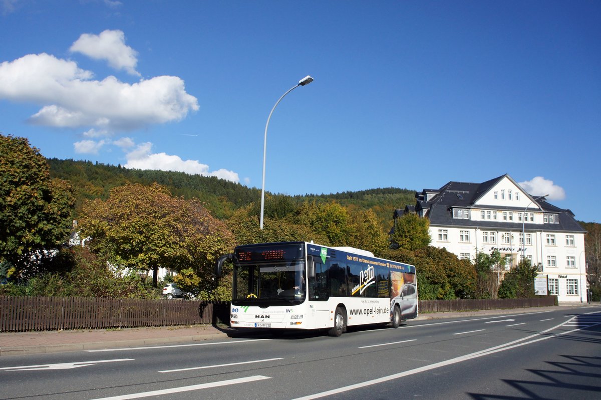 Bus Schwarzenberg / Bus Erzgebirge: MAN Lion's City Ü der RVE (Regionalverkehr Erzgebirge GmbH), aufgenommen im Oktober 2016 im Stadtgebiet von Schwarzenberg / Erzgebirge. 