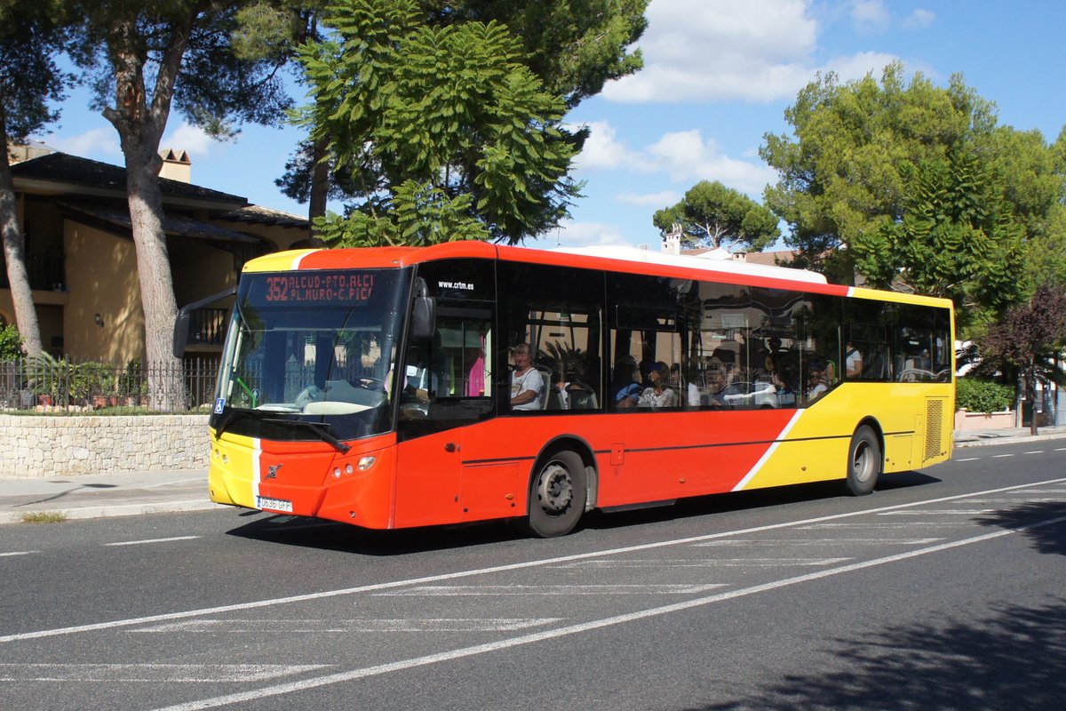 Bus Spanien / Bus Mallorca: Volvo B7RLE / Castrosua Magnus von Arriva Mallorca / TIB - Transports de les Illes Balears (Wagen 549), aufgenommen im Oktober 2019 im Stadtgebiet von Port d'Alcudia.