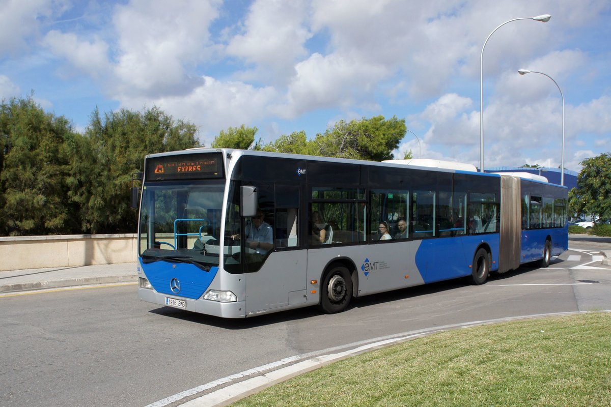 Bus Spanien / Bus Mallorca: Mercedes-Benz Citaro G (Wagen 220) der Empresa Municipal de Transports de Palma de Mallorca (EMT), aufgenommen im Oktober 2019 im Stadtgebiet von Palma de Mallorca.