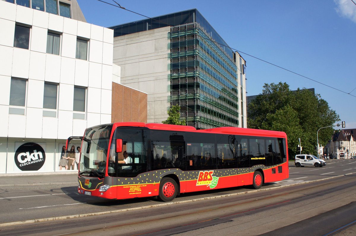 Bus Ulm: Mercedes-Benz Citaro C2 LE Ü von Omnibus Bettighofer GmbH & Co. KG / BBS Reisen Brandner GmbH, aufgenommen im Juni 2016 am Hauptbahnhof in Ulm. 