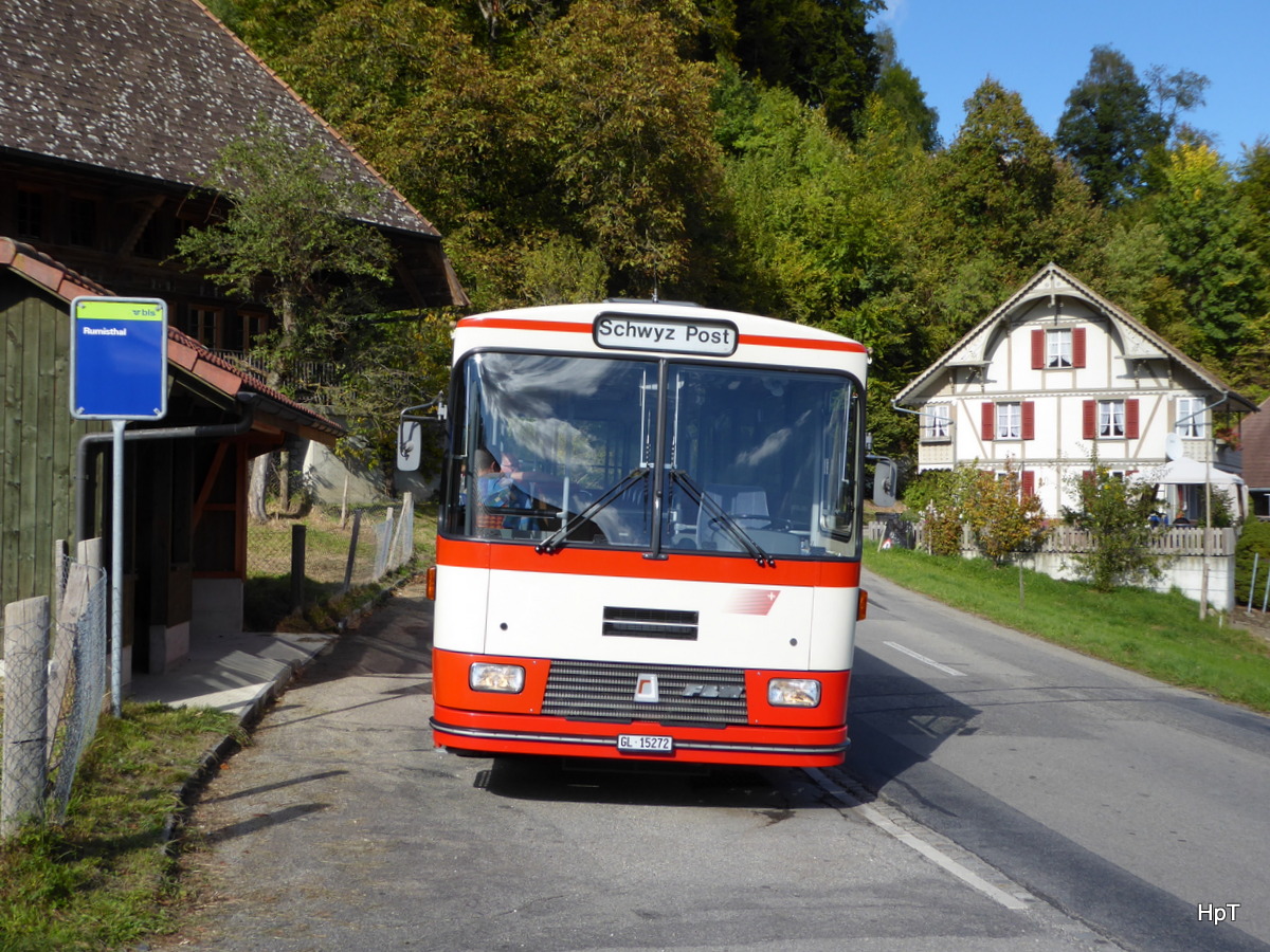 Bustag 2015 - Oldtimer FBW GL  15272 (ex AAGS)unterwegs bei der BLS Haltestelle Rumishalt am 04.10.2015