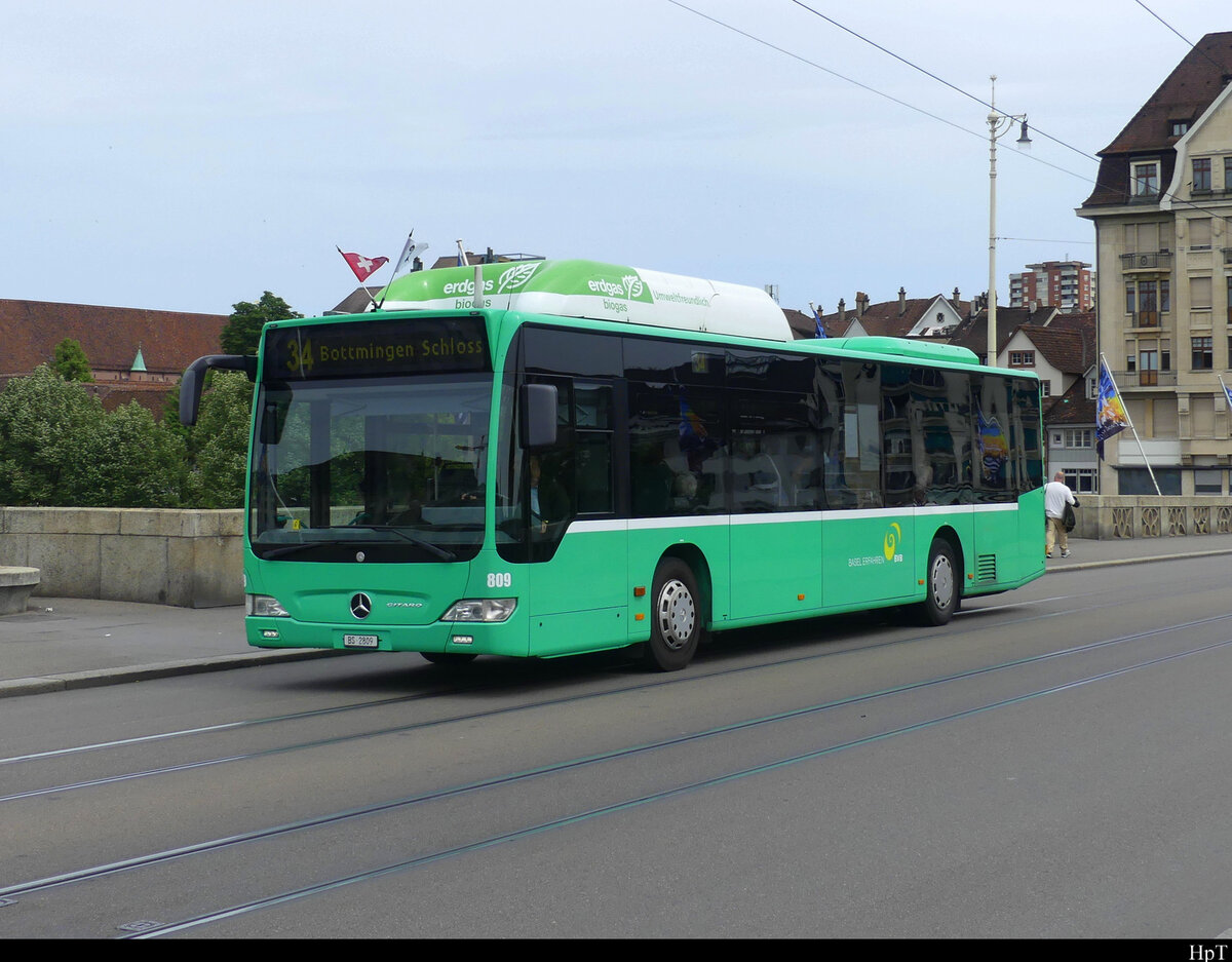 BVB - Gas Mercedes Citaro Nr.809  BS  2809 unterwegs in der Stadt Basel am 22.05.2022