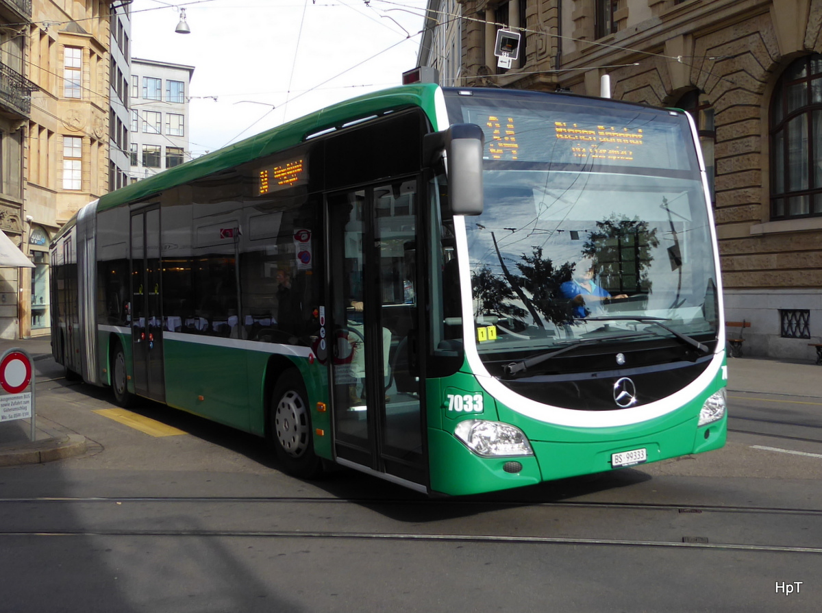 BVB - Mercedes Citaro Nr.7033  BS 99333 unterwegs auf der Linie 34 in der Stadt Basel am 06.10.2015