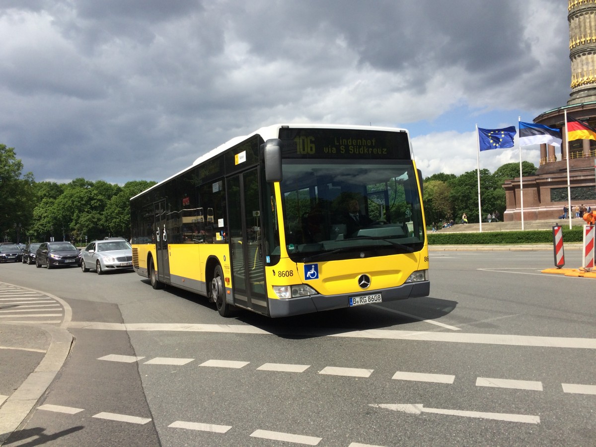 BVG-Mercedes Citaro NR. 8608 unterwegs in Berlin am 17.5.15