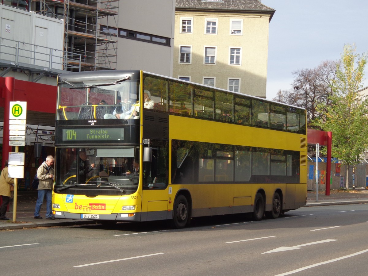 BVG Wagen 3521 - MAN Lions City DD als 104 Tunnelstr. am 20.10.13 am Fehrbelliner Platz