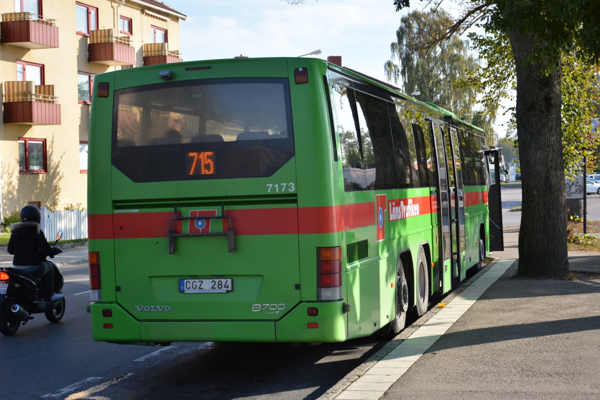 CGZ 284 (Volvo 8500) fährt am 18.09.2014 auf der Linie 715. Aufgenommen am Busbahnhof Nyköping.
