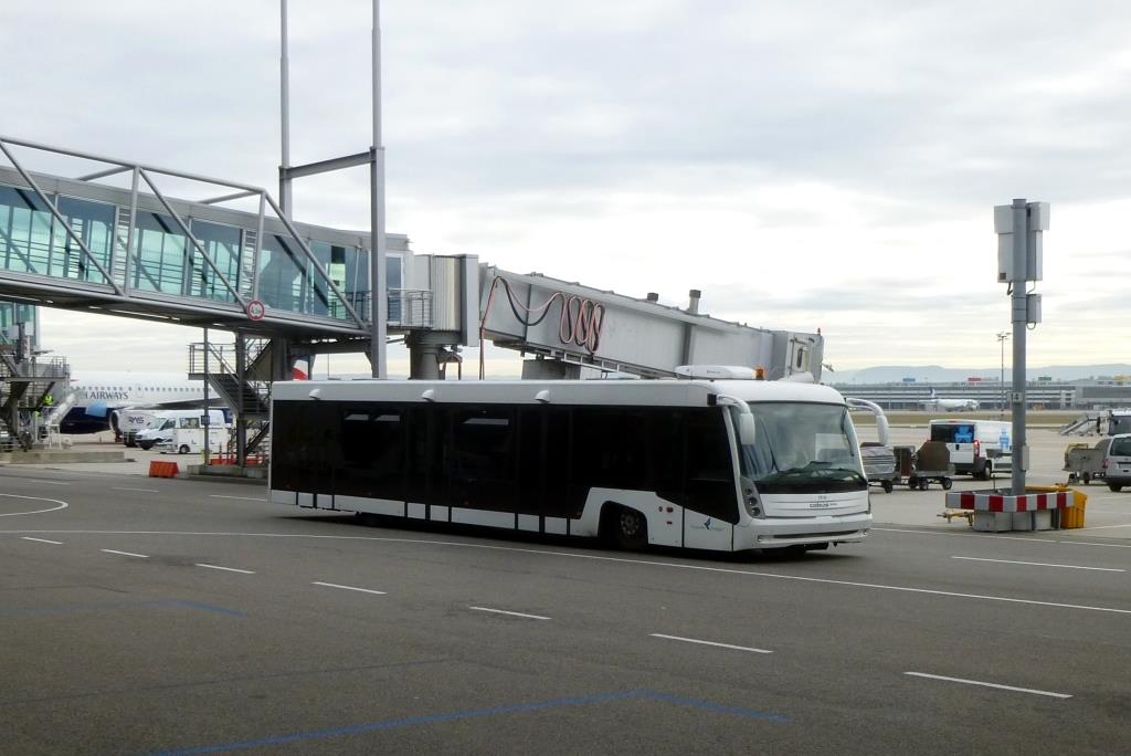Cobus 3000 Flughafenbus, Stuttgart Flughafen 06.11.2015