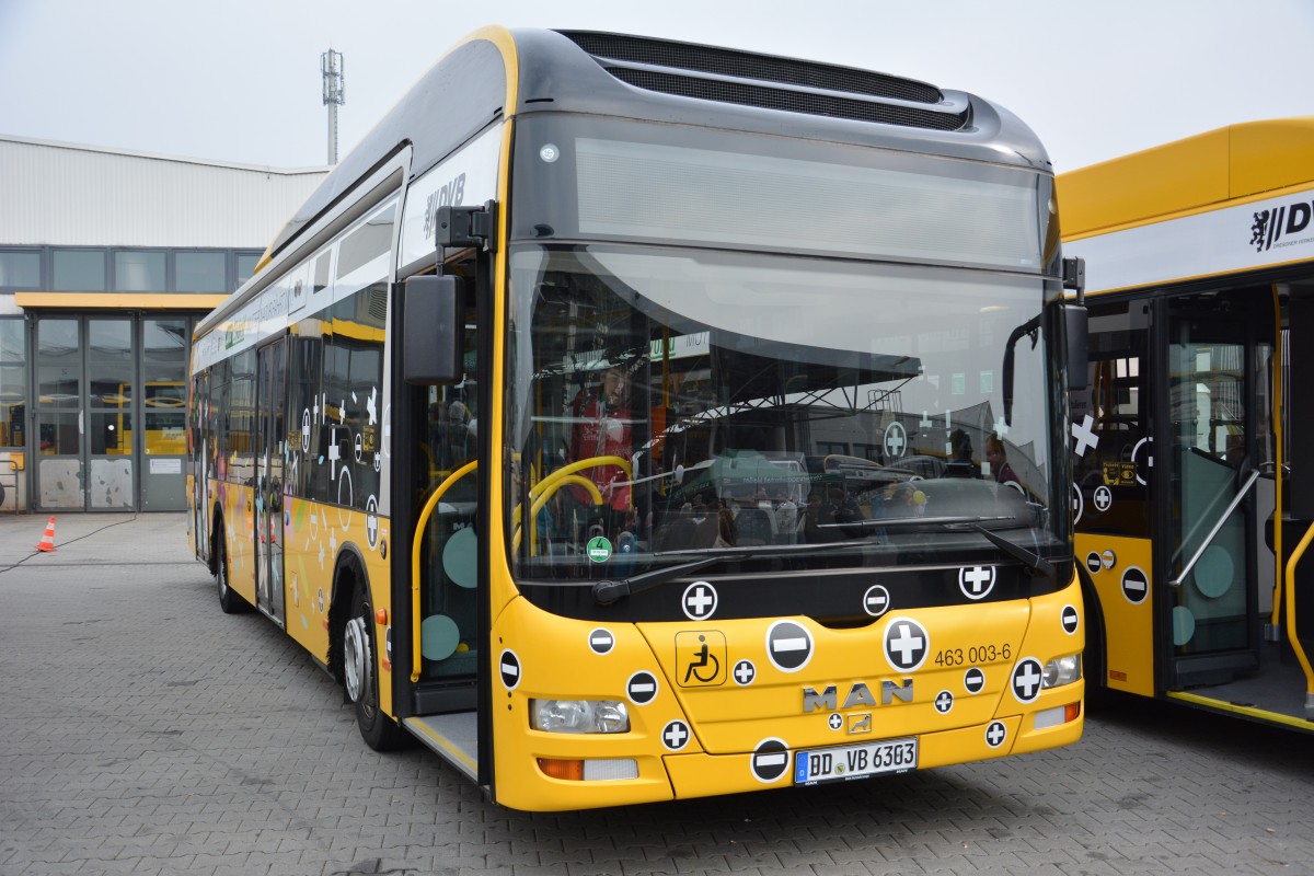 DD-VB 6303 (463 003-6) ist ein Hybrid Bus von  MAN. Aufgenommen am 06.04.2014 100 Jahre Omnibus in Dresden.