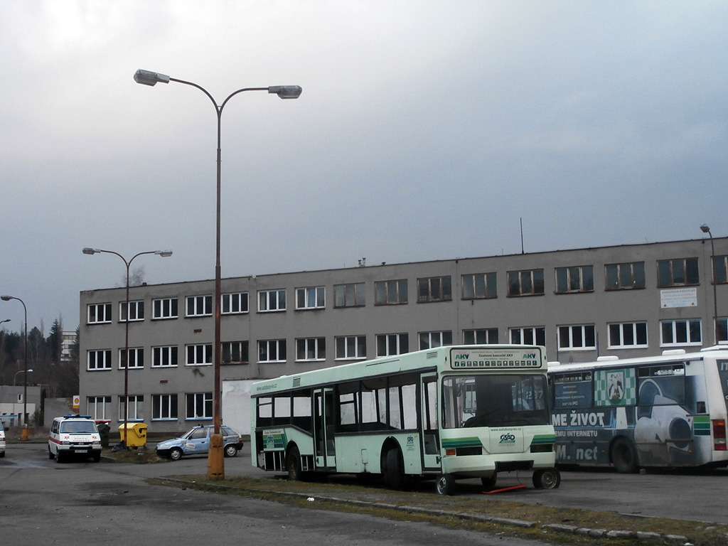 Der einige Neoplan N4016 in Tschechien hat schon beendet. Der Wagen ist ex. GVG Rodewisch. (19.2.2014)