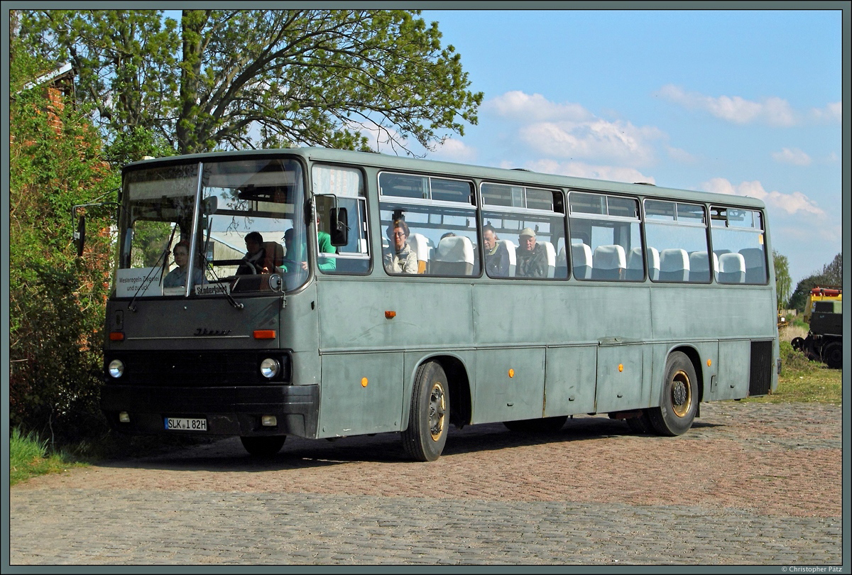 Der Ikarus 256 des Vereins  Historische Fahrzeuge Calbe  war am 02.05.2015 als Zubringer zum Bahnhofsfest in Egeln im Einsatz.