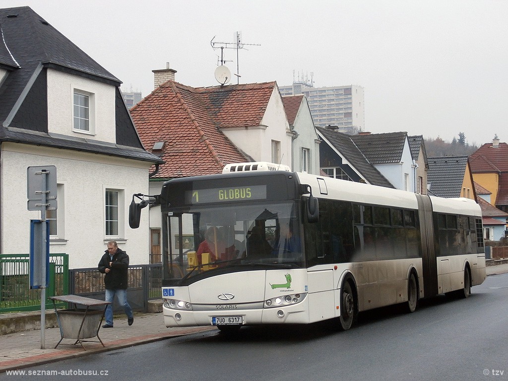 Der letzte diesel Gelenkbus in Chomutov - Solaris Urbino 18 #321, Wagen 322 ist schon mit CNG-motor. (Chomutov, 22.12.2014)