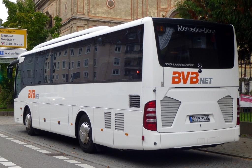 Der neue Mercedes Tourismo K  BVB , Karlsruhe 16.10.2015