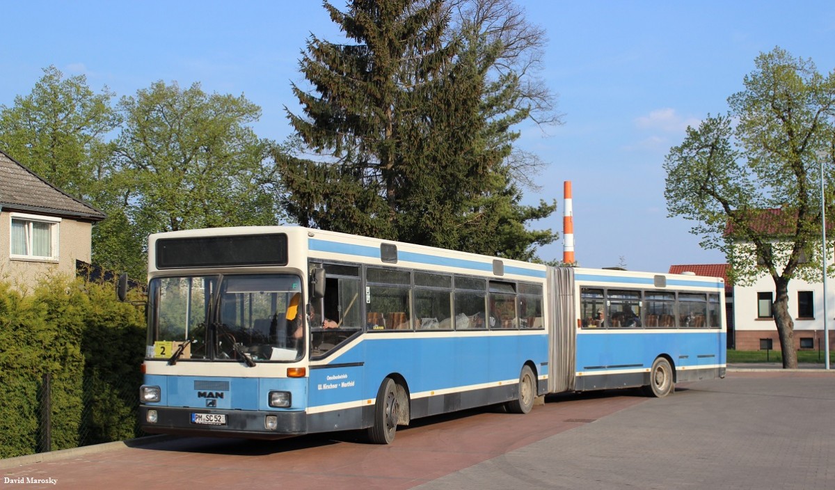 Dieser ex Münchner MAN SG 242 steht am 24. April 2015 in der Krakauer Vorstadt von Brandenburg an der Havel. Es handelt sich hierbei um ein ehemaliges Fahrzeug der MVG München. Das Fahrzeug ist Baujahr 1988.