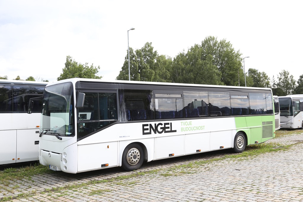 Dieser Iveco Irisbus Crossway parkte am 8.8.2023 am Bahnhof in Cesky Krumlov in Tschechien. Der Bus ist für Rail Bus S.R.O. unterwegs.