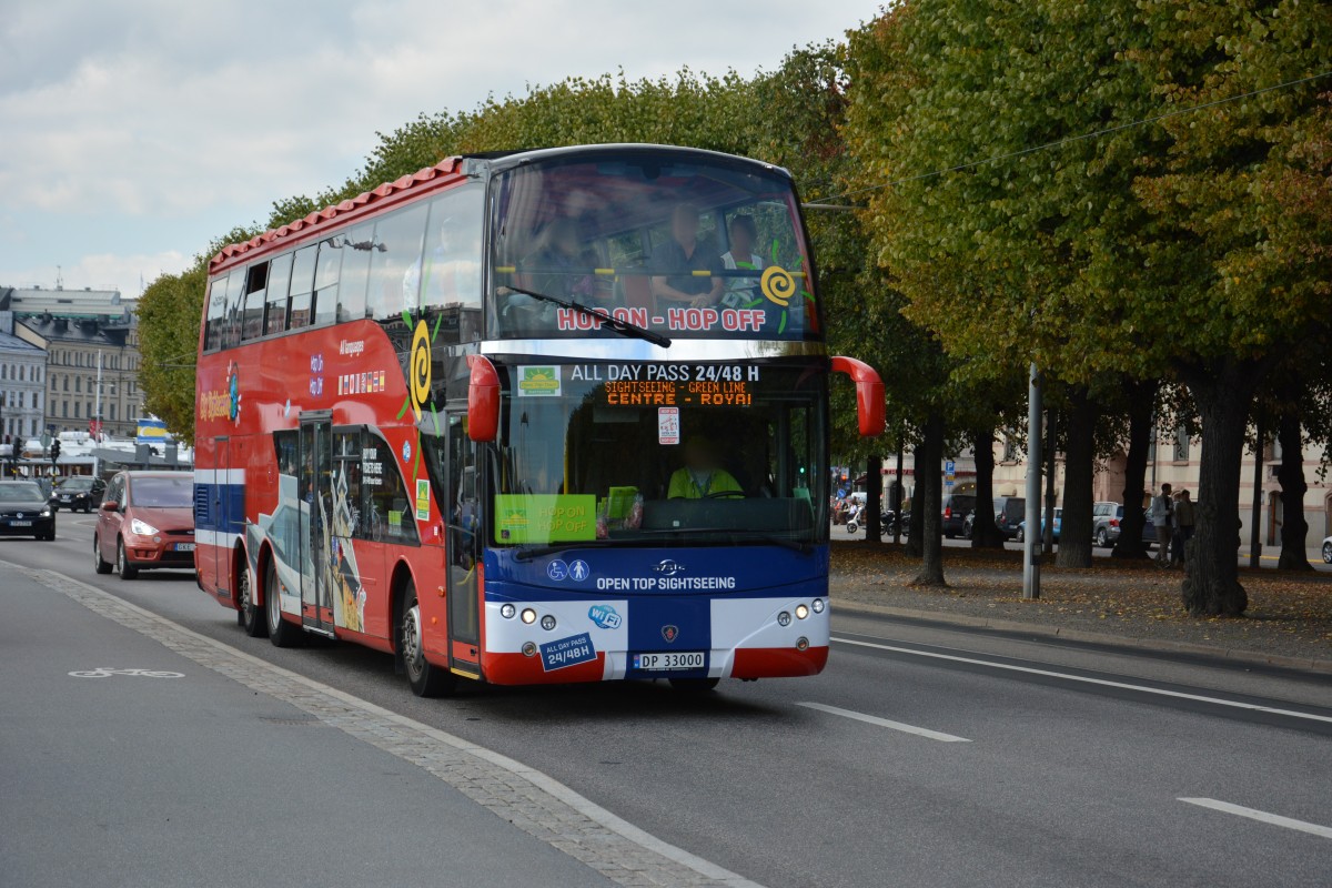 DP 33000 (aus Norwegen (Bus-Ayats) auf Sightseeing Fahrt durch Stockholm. Aufgenommen am 16.09.2014.