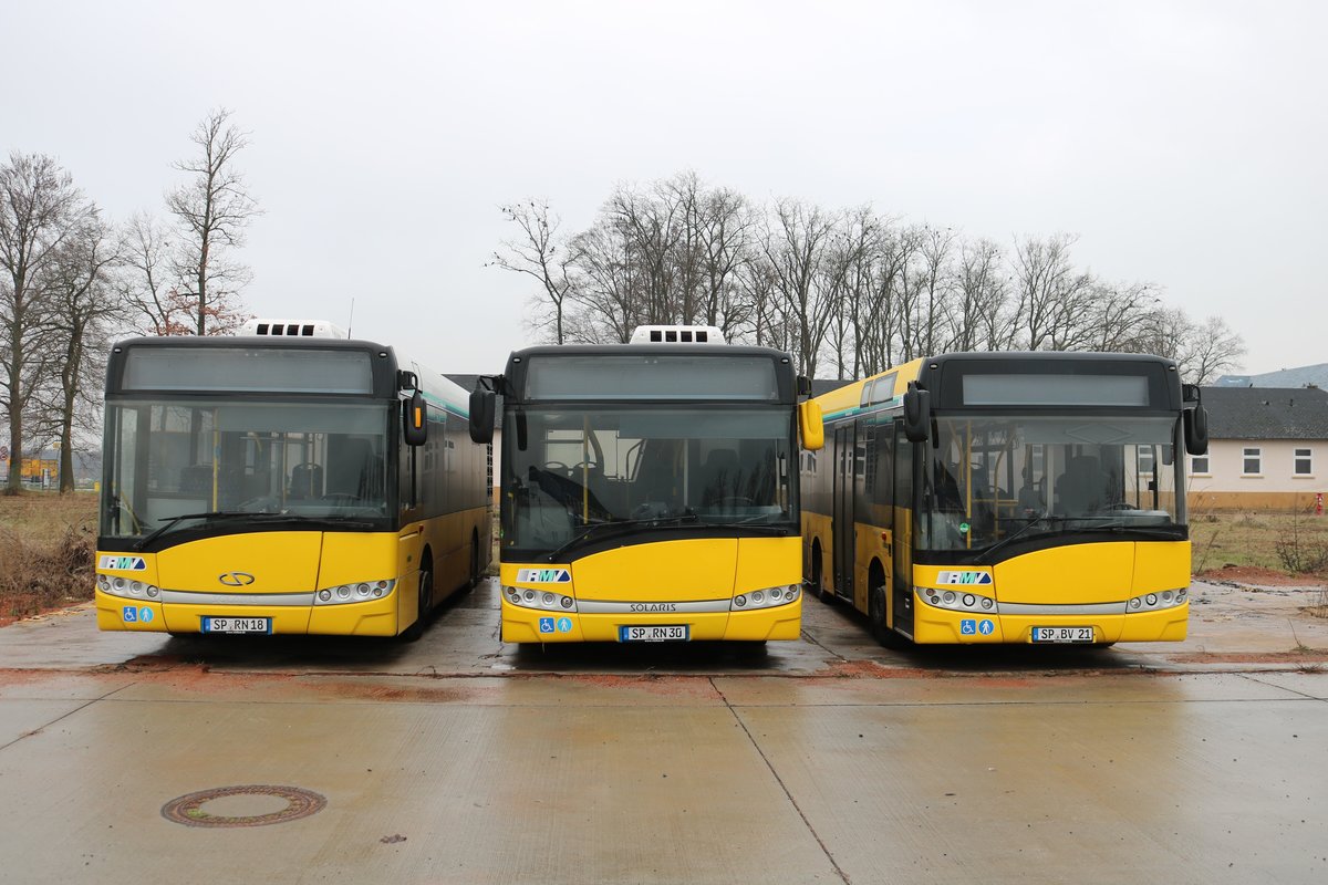 Drei BRHViabus Solaris Urbino 8,9 am 31.12.18 in Erlensee auf dem ehemaligen Fliegerhorst der US Army. Dort stehen viel Busse von RackTours und BRHVias Bus. Ich durfte durch Nachfrage eines Mitarbeiters Fotos machen