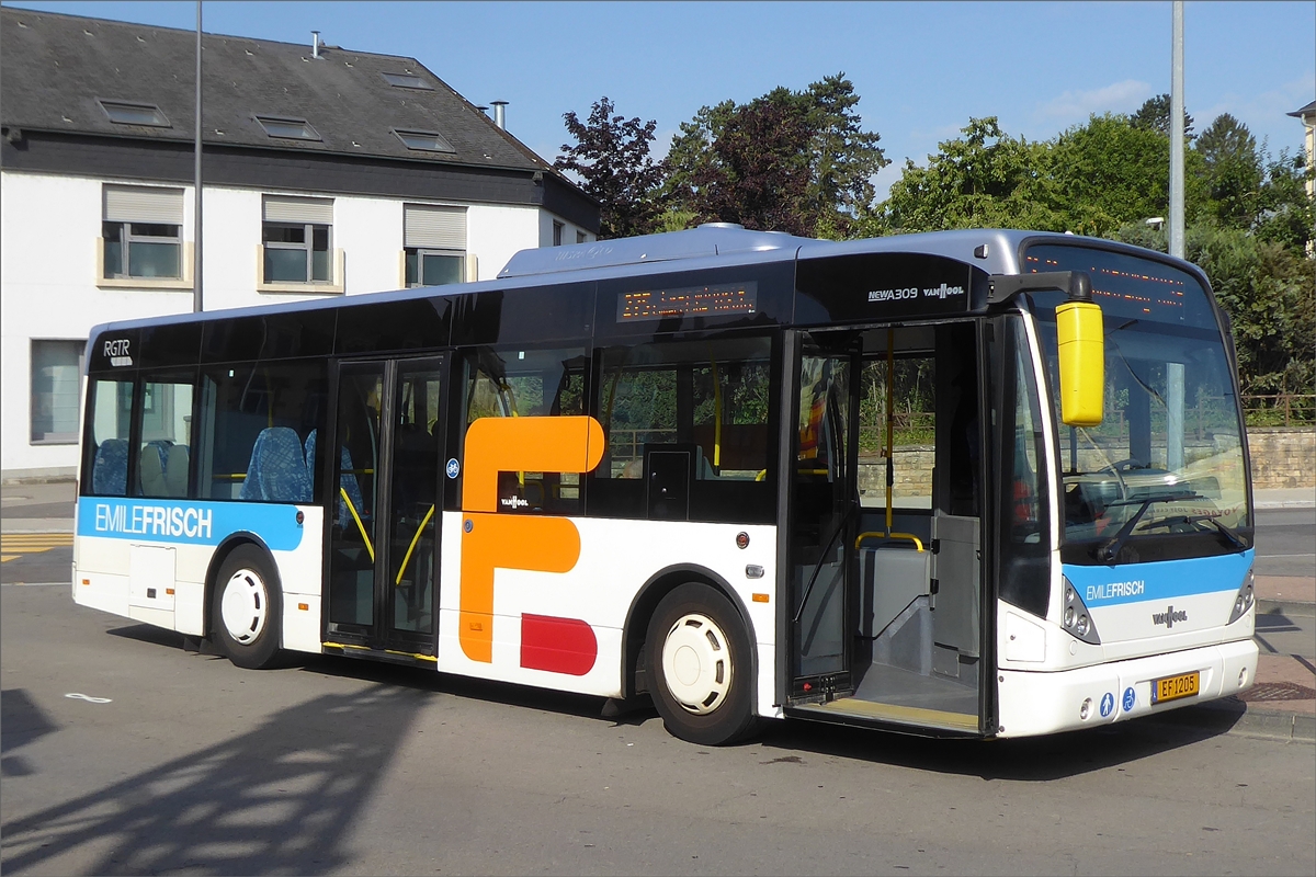 EF 1205, Van Hool NewA 309, von Emile Frisch, in Mersch am Alten Busbahnhof. 02.08.2019