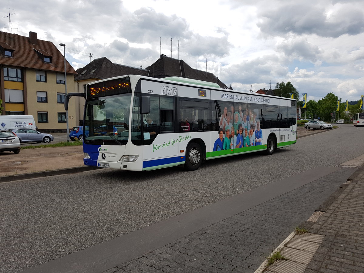 Ein Bus der Firma NVG aus Neunkirchen Saar unterwegs in St.wendel. Aufgenommen in St.wendel am 4.05.2016 