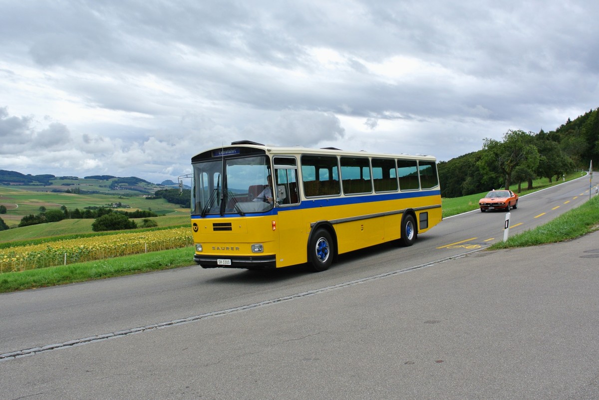 Ein historischer Saurer Bus auf Extrafahrt in Opfertshofen SH, 10.09.2013.