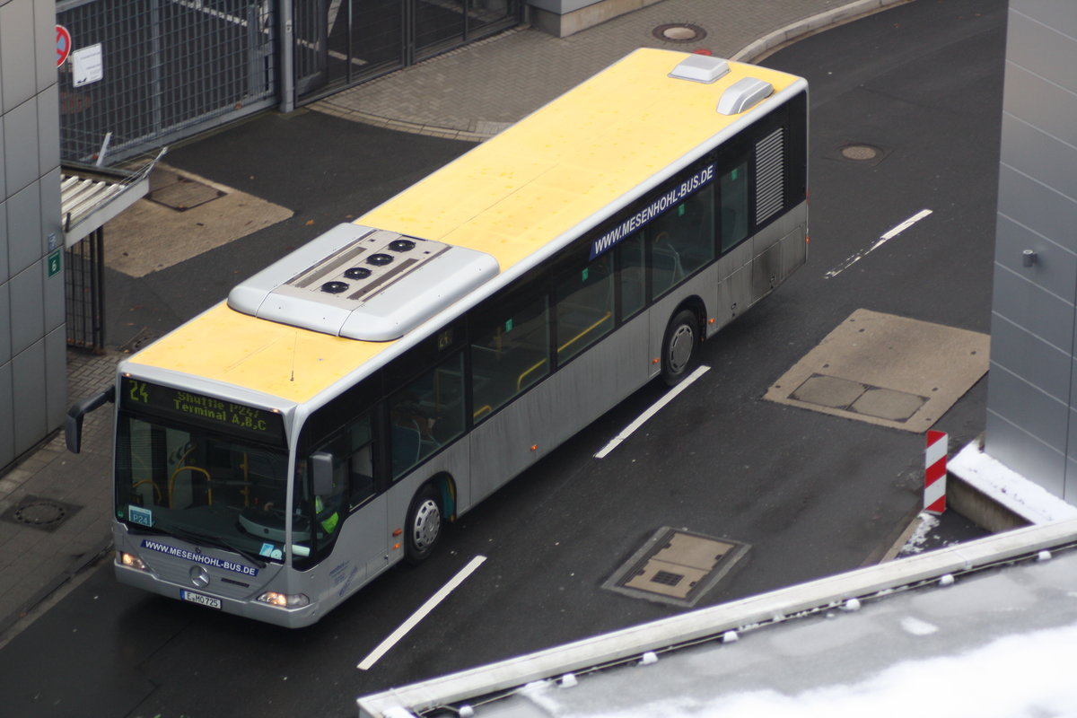 Ein MB O530 von Mesenhohl-Bus am Düsseldorfer Flughafen auf der Shuttle-Linie 24 | 09.12.2017