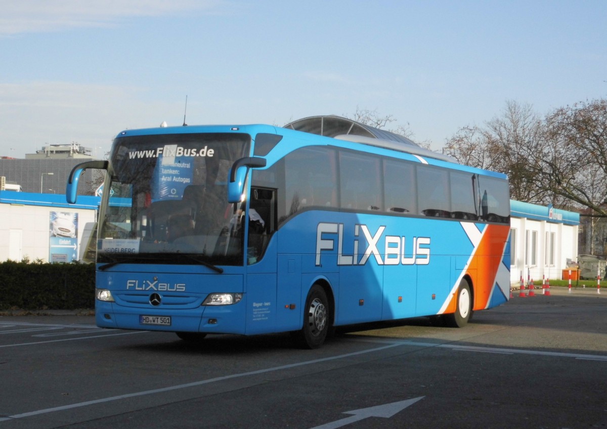 Ein MB Tourismo von Flixbus (Fa.Wagner-Tours) nach Heidelberg am Berliner ZOB, 23.11.14