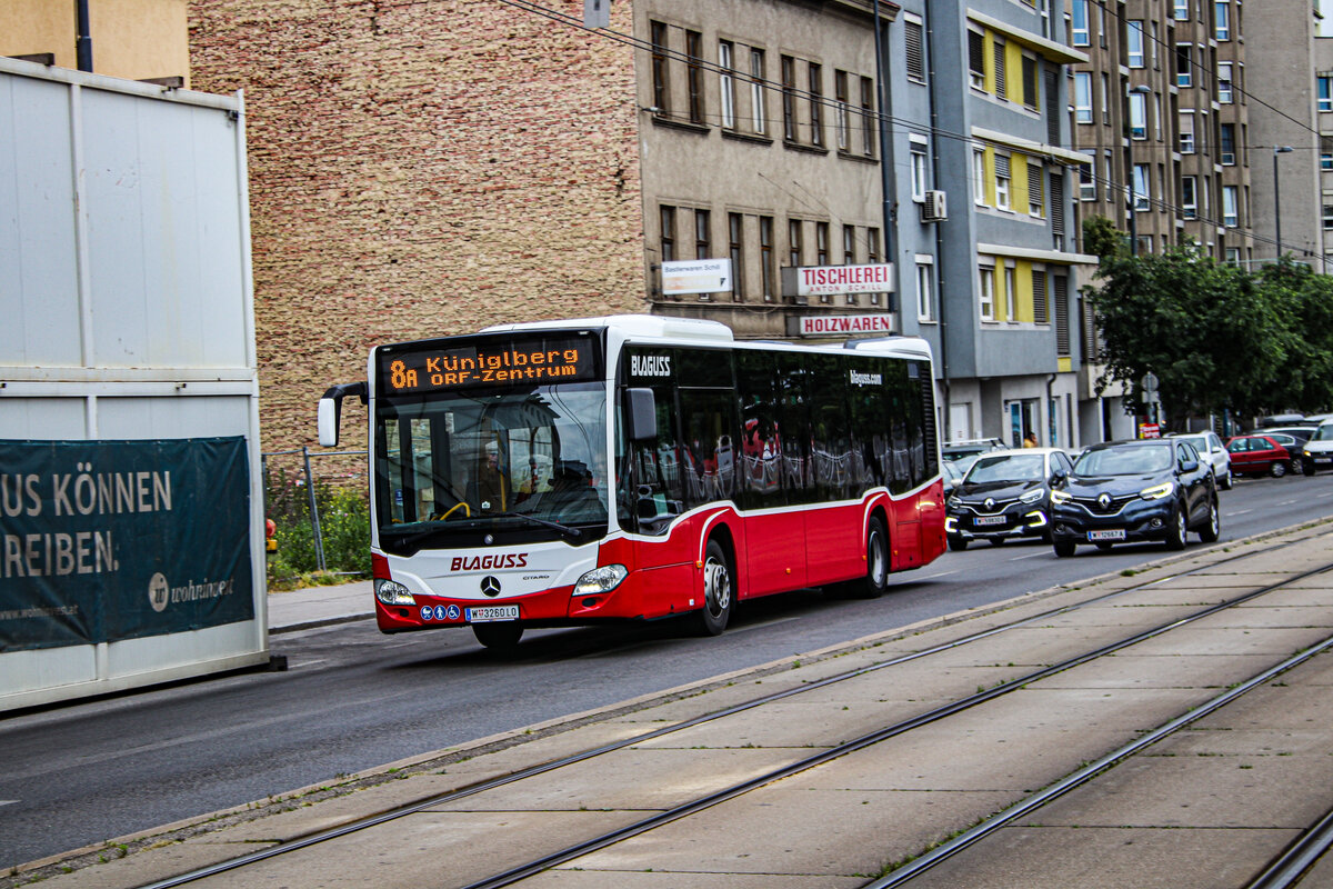 Ein Mercedes Citaro C2 der Fimra Blaguss auf der Linie 8A zum Küniglberg, zwischen den Stationen Meidling Eichenstraße und Bahnhof Meidling.