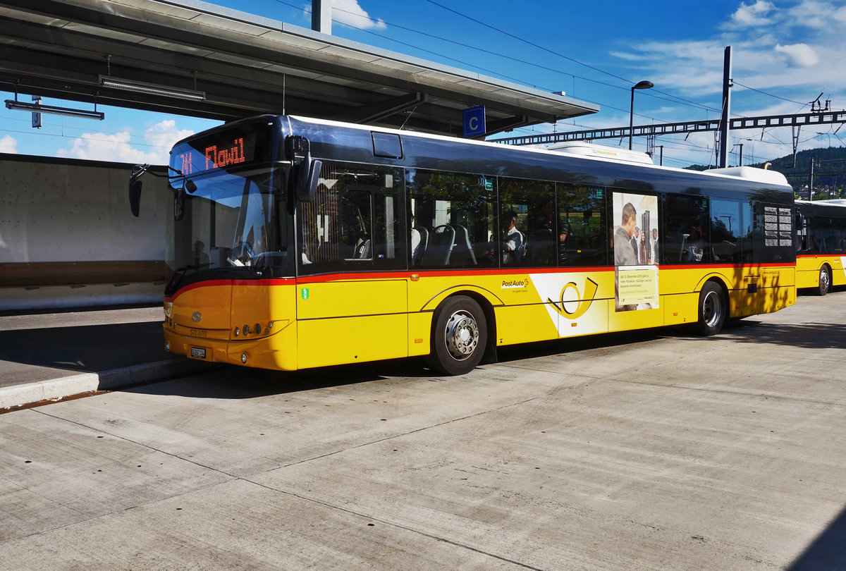 Ein SOLARIS Urbino von PostAuto, steht am 18.7.2016 abfahrtbereit an der Haltestelle Uzwil, Bahnhof.
Unterwegs war der Bus auf der Linie 80.741, als Kurs 74138 (Uzwil, Bahnhof - Flawil, Bahnhof).