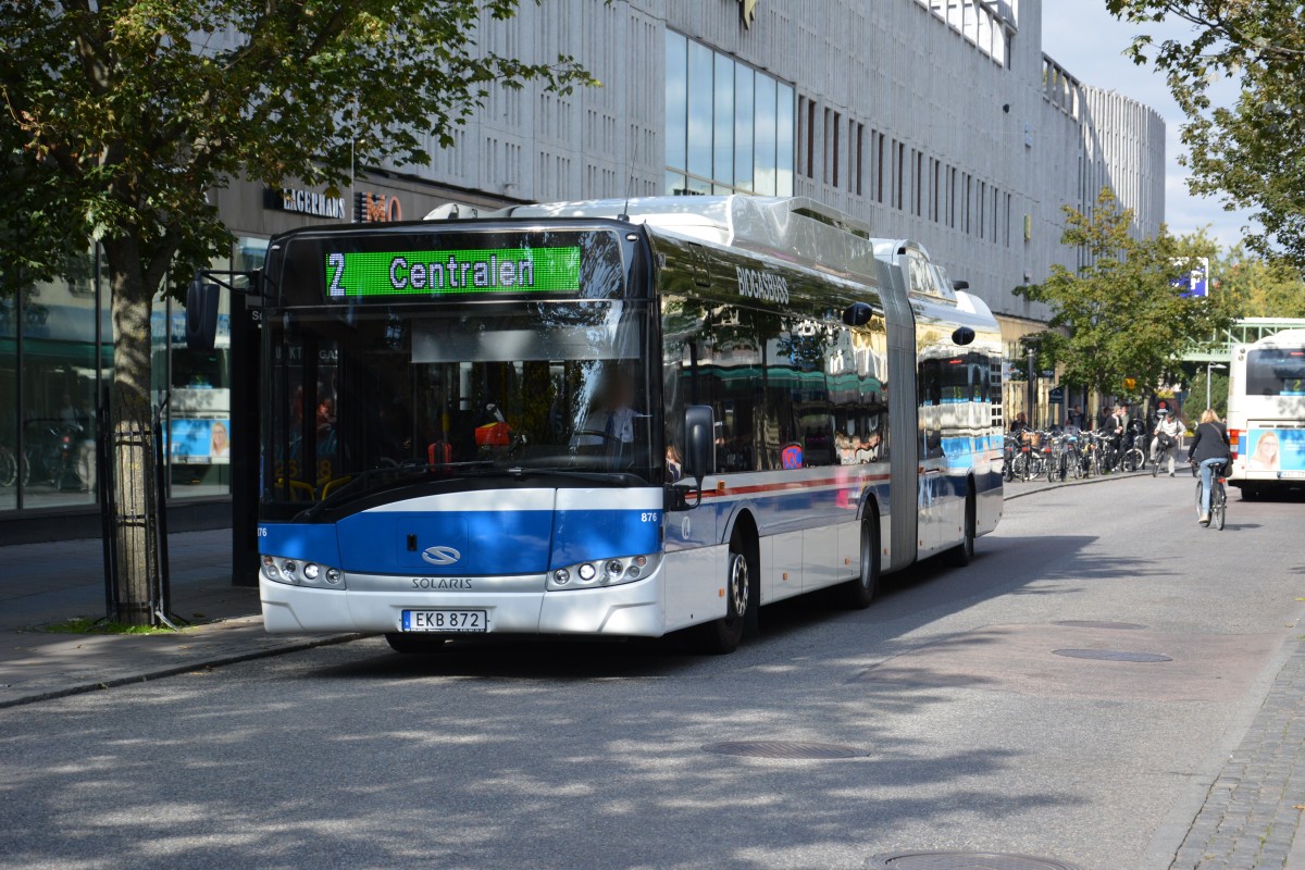 EKB 872 (Solaris Urbino 18 CNG) in der Innenstadt von Västerås. Aufgenommen am 17.09.2014.