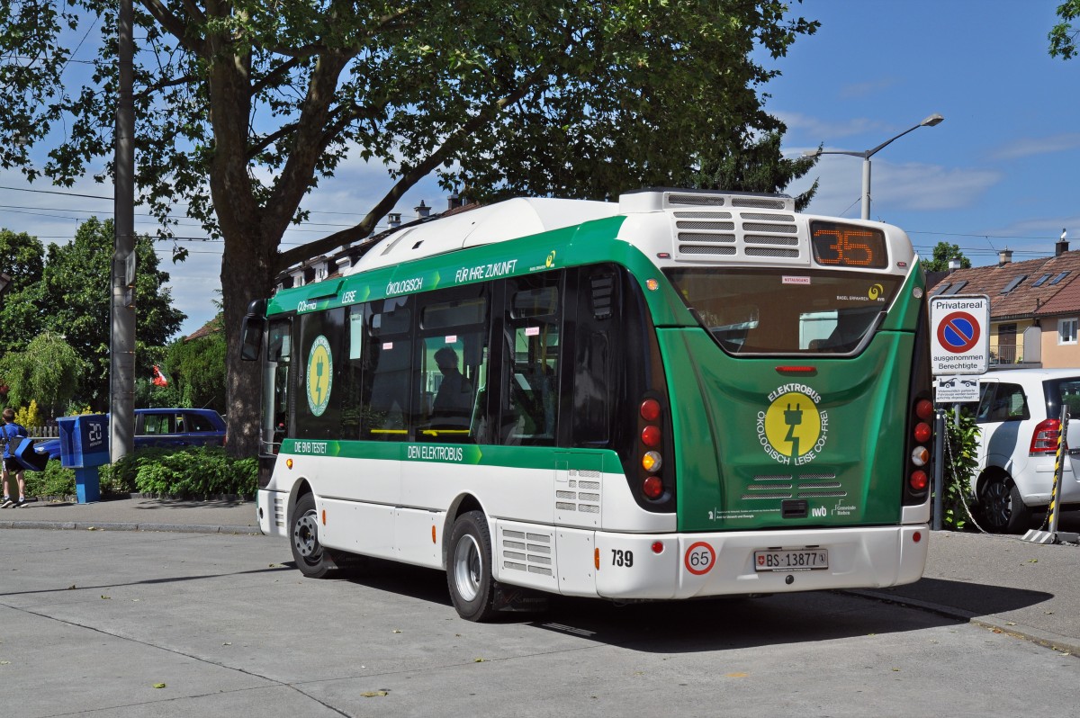 Elektro Test Bus von RAMPINI auf der Linie 35 wendet an der Endstation an der Habermatten. Die Aufnahme stammt vom 03.06.2015.