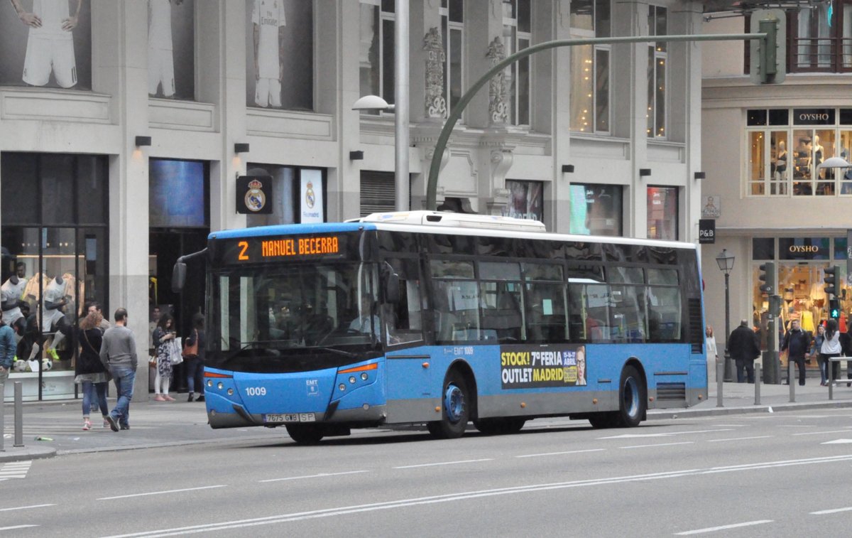 EMT, Madrid. Irisbus/Castrosua CS40 City Versus (Nr.1009) in Gran Vía-Salud. (26.3.2016)