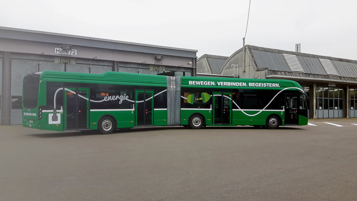 Erster Elektro Gelenkbus VDL Citea SLF 181 für die BVB steht auf dem Hof der Garage Rankstrasse. Die Aufnahme stammt vom 22.01.2019.