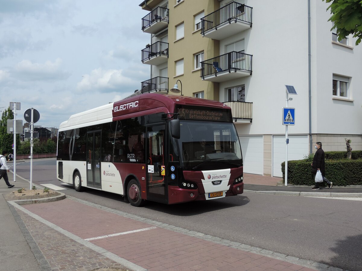 EW 4208, VDL Citea 99 LLE, am 20. Mai 2021 auf der Linie 305 in Bettembourg abgelichtet.