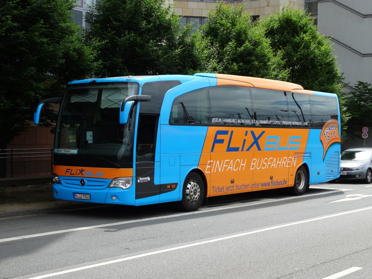 FLIX Bus Mercedes Benz Tourismo am 24.05.14 in Frankfurt am Main 