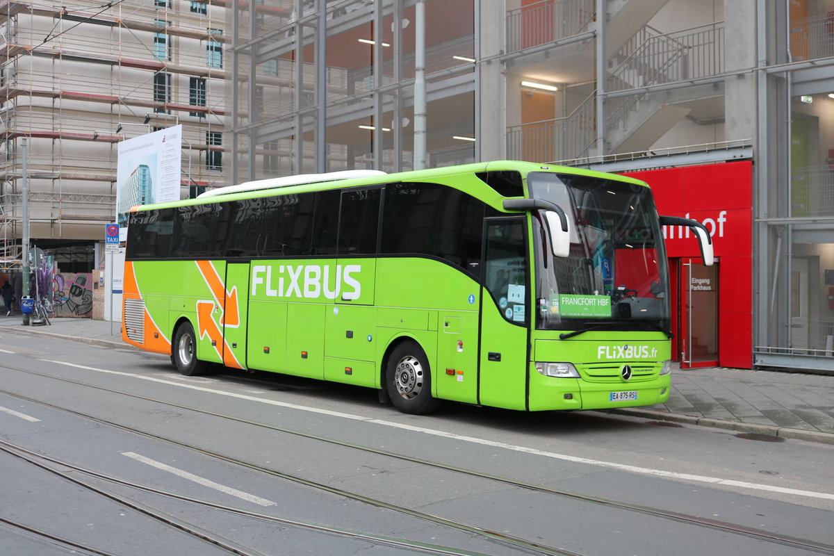 Flixbus Mercedes Benz Tourismo am 27.01.18 in Frankfurt am Main Busbahnhof (Südseite Hbf)