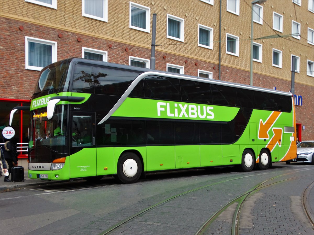 Flixbus Setra 4000er Doppeldecker am 21.10.17 in Frankfurt am Main 