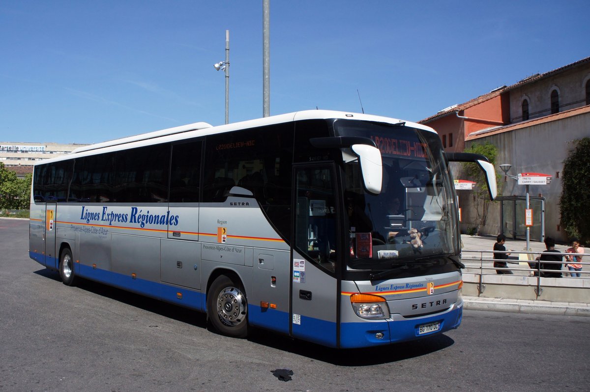 Frankreich / Région Provence-Alpes-Côte d'Azur / Bus Marseille: Setra S 416 GT-HD der Lignes Express Régionales (LER) Région Provence-Alpes-Côte d'Azur, aufgenommen im April 2017 am Bahnhof Marseille Saint-Charles in Marseille.