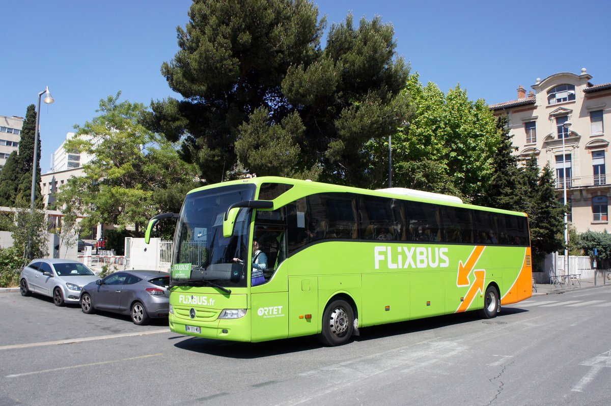 Frankreich / Région Provence-Alpes-Côte d'Azur / Bus Marseille: Mercedes-Benz Tourismo von Autocars Ortet im Auftrag von FLIXBUS Frankreich, aufgenommen im April 2017 am Bahnhof Marseille Saint-Charles in Marseille.