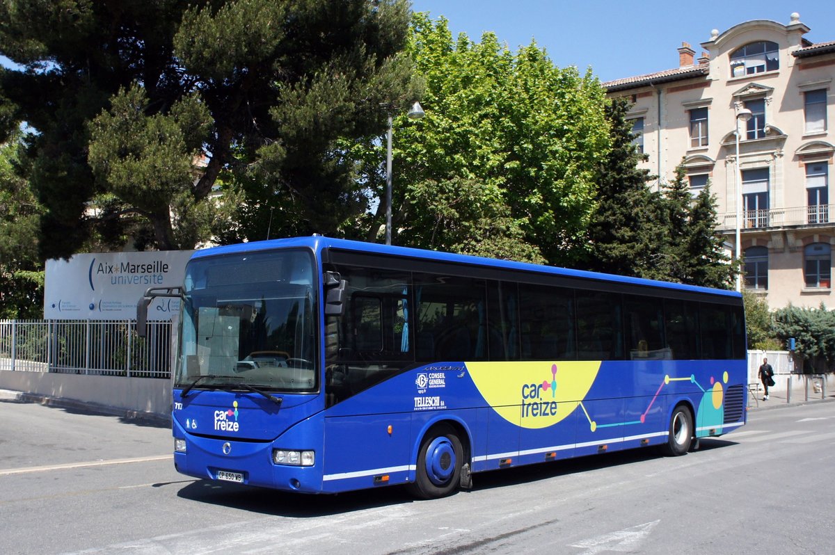 Frankreich / Région Provence-Alpes-Côte d'Azur / Bus Marseille: Irisbus Crossway von Autocars Telleschi im Auftrag von Cartreize (Conseil Départemental des Bouches-du-Rhône), aufgenommen im April 2017 am Bahnhof Marseille Saint-Charles in Marseille.
