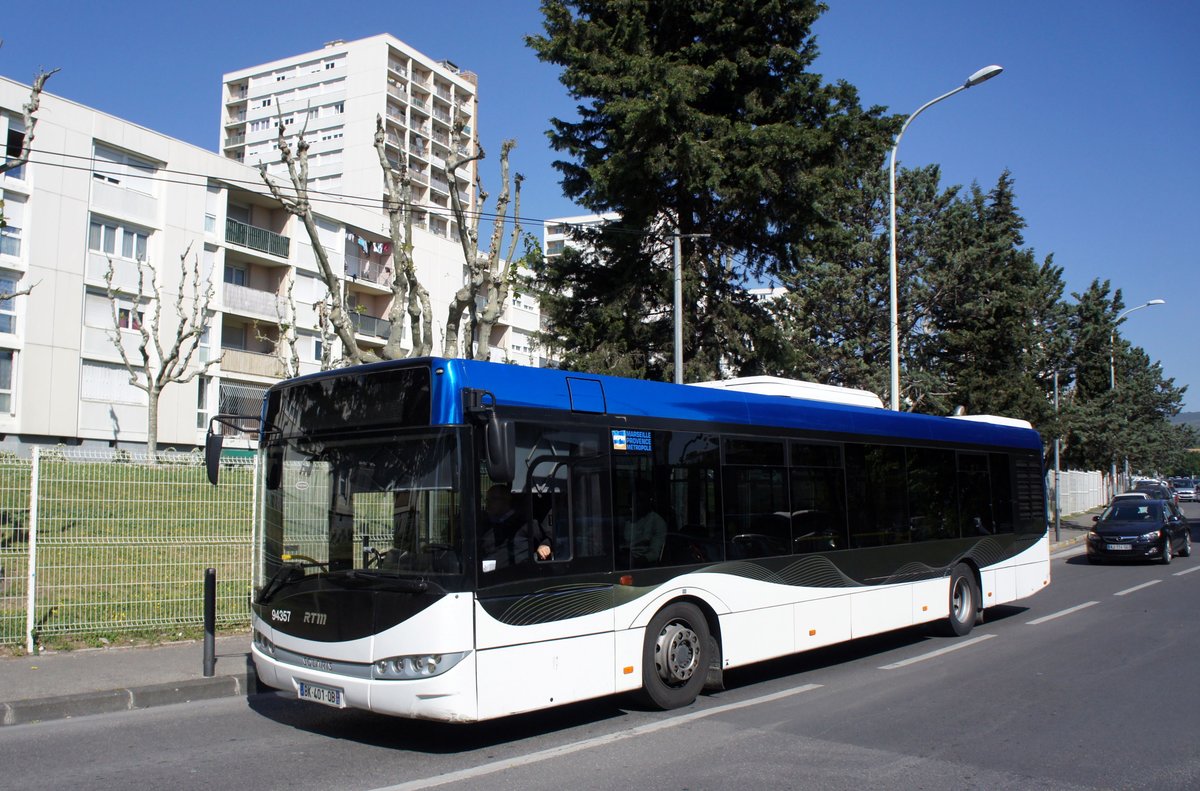 Frankreich / Stadtbus Marseille: Solaris Urbino 12 (Wagen 94357) von Transdev im Auftrag von RTM (Régie des Transports Metropolitains) Marseille, aufgenommen im April 2017 an der Metrostation  La Rose - Technopôle de Château-Gombert  in Marseille.