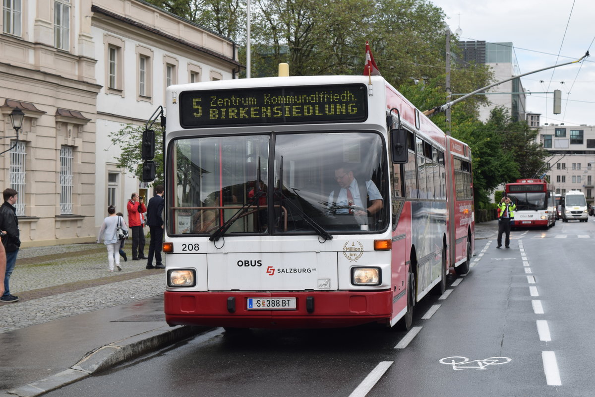 GE112 M16 208 bei der Abschiedsfahrt der Hochflur O.Busse. 12.06.2016.