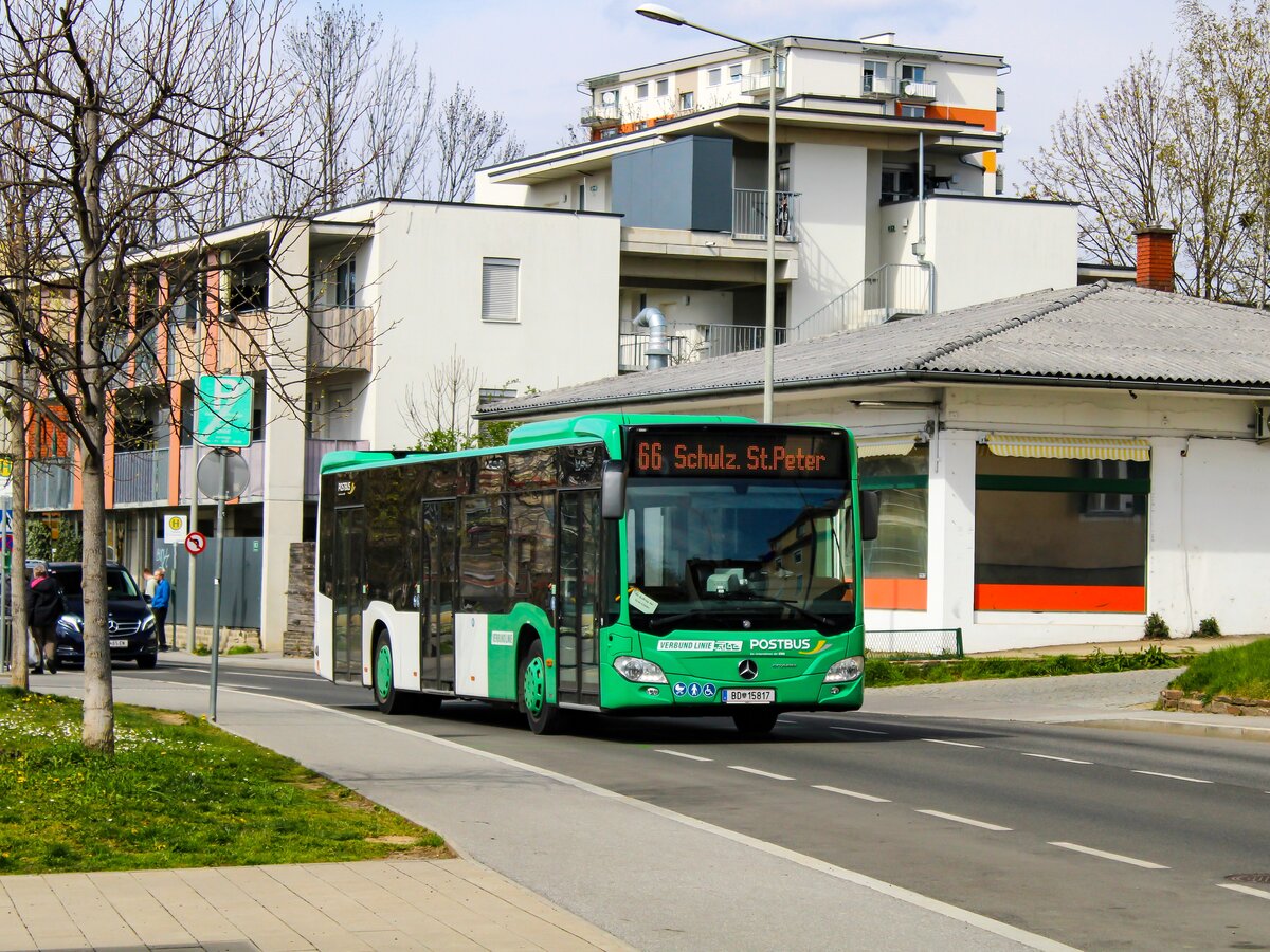 Graz. Am 07.04.2023 war der Postbus BD 15817 auf der Linie 66 nach Graz Schulzentrum St. Peter unterwegs. Hier ist der Citaro 2 in der Münzgrabenstraße zu sehen.
