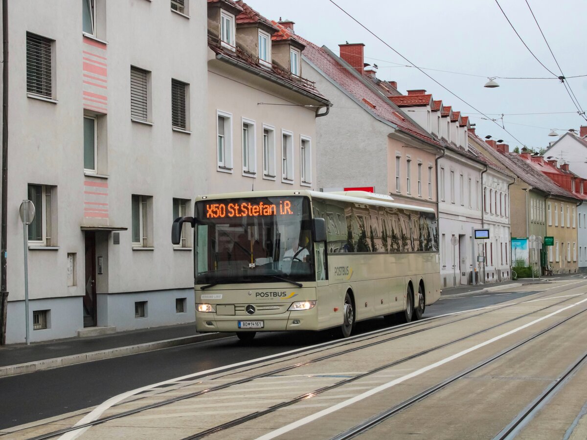 Graz. Am 09.09.2022 konnte ich den Postbus BD 14161 als Linie X50 in der Münzgrabenstraße fotograiferen.