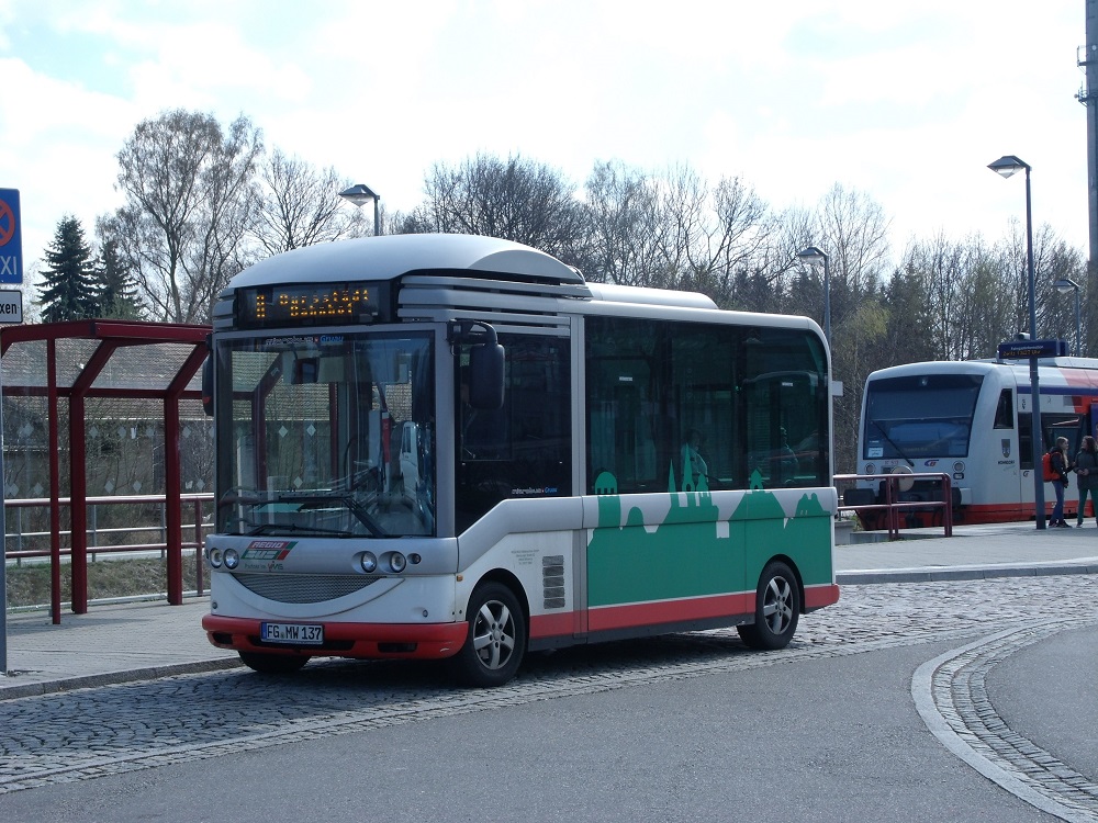 Gruau Mircobus - FG MW 137 - Wagen 1378 - in Burgstädt, am Bahnhof - am 27-März-2014