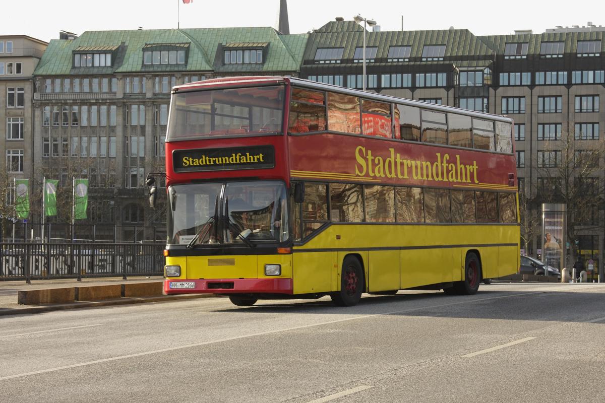 Hamburg Hauptbahnhof am 10.2.2014: MAN Bus für Stadtrundfahrten